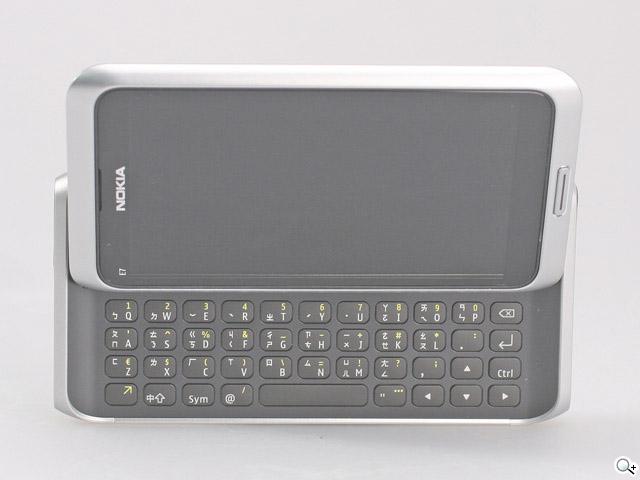  隨身商務智慧小PC─NOKIA E7