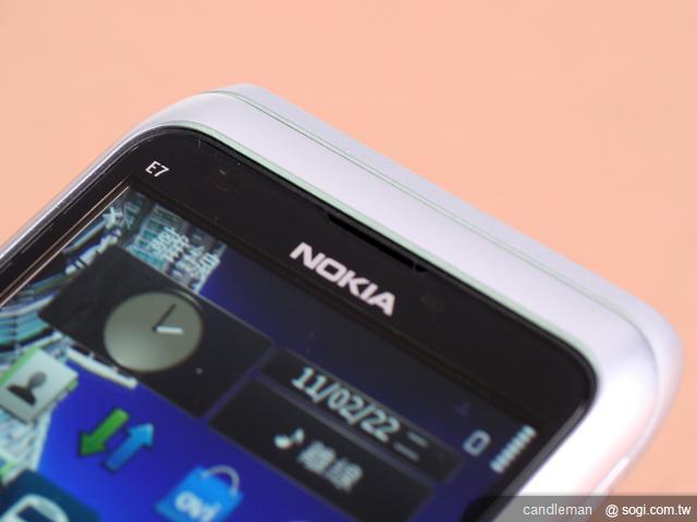  隨身商務智慧小PC─NOKIA E7