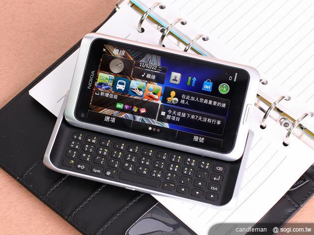  隨身商務智慧小PC─NOKIA E7