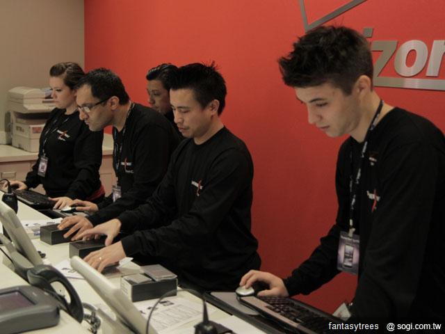 全球首款4G手機HTC ThunderBolt在美開賣