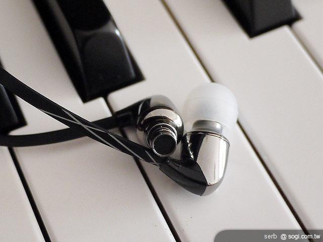 Ultimate Ears 400vi耳機 實現你的搖滾夢 Ultimate Ears 400vi耳機 實現你的搖滾夢