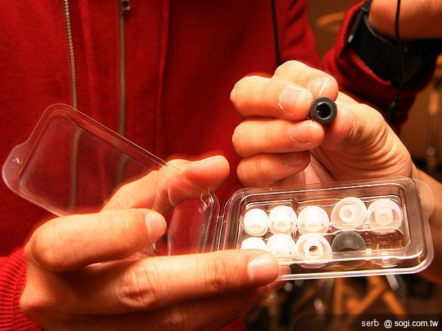 Ultimate Ears 400vi耳機 實現你的搖滾夢 Ultimate Ears 400vi耳機 實現你的搖滾夢