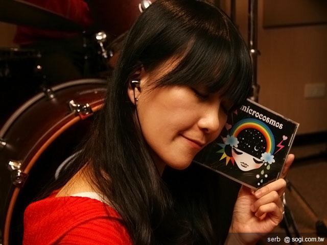 Ultimate Ears 400vi耳機 實現你的搖滾夢 Ultimate Ears 400vi耳機 實現你的搖滾夢