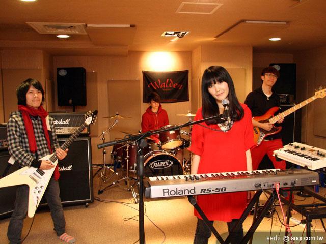 Ultimate Ears 400vi耳機 實現你的搖滾夢 Ultimate Ears 400vi耳機 實現你的搖滾夢