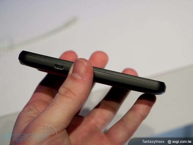 HTC EVO 3D 雙核裸視3D手機問世 HTC EVO 3D 雙核裸視3D手機問世