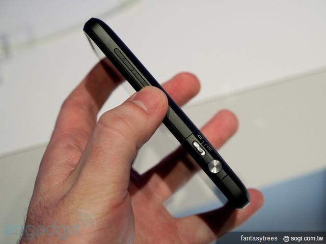 HTC EVO 3D 雙核裸視3D手機問世 HTC EVO 3D 雙核裸視3D手機問世