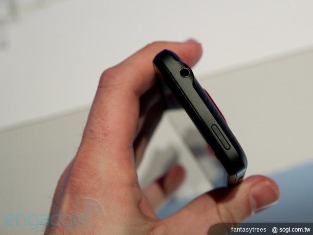 HTC EVO 3D 雙核裸視3D手機問世 HTC EVO 3D 雙核裸視3D手機問世