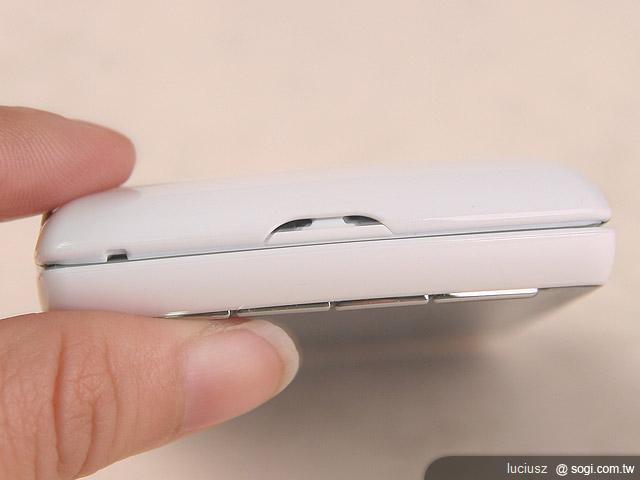 史上最美型電玩手機 - SE XPERIA PLAY 史上最美型電玩手機 - SE XPERIA PLAY