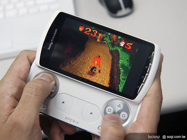 史上最美型電玩手機 - SE XPERIA PLAY 史上最美型電玩手機 - SE XPERIA PLAY