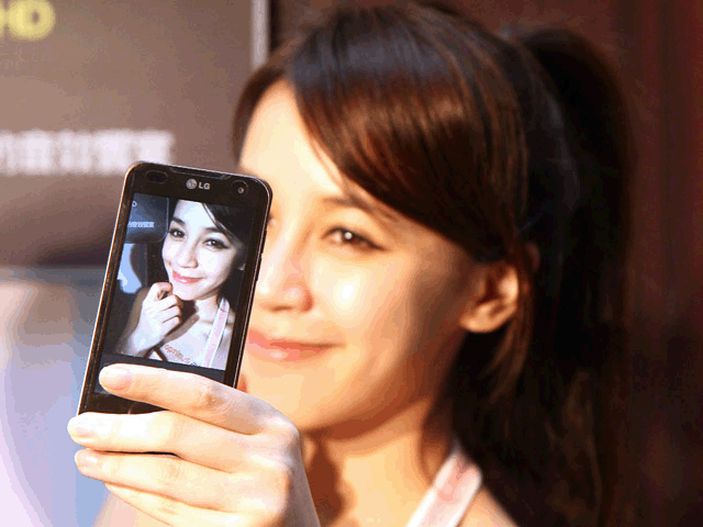 LG Optimus 2X雙核旗艦上市 中華獨代 LG Optimus 2X雙核旗艦上市 中華獨代