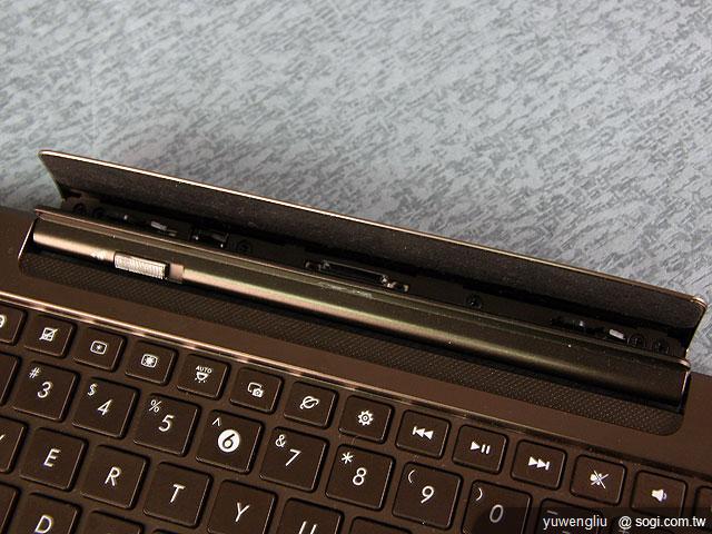 蜂巢變形平板 Eee Pad Transformer