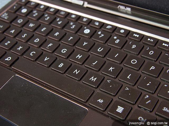 蜂巢變形平板 Eee Pad Transformer