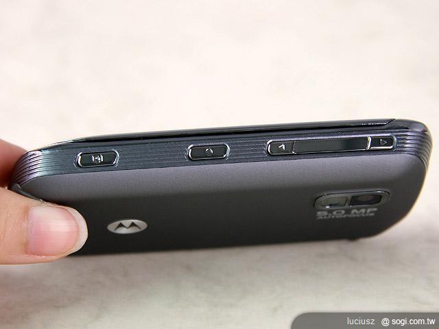 MOTO 明 A1680 - 重披戰袍 再創經典