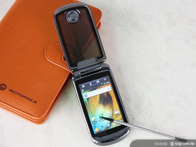 MOTO 明 A1680 - 重披戰袍 再創經典