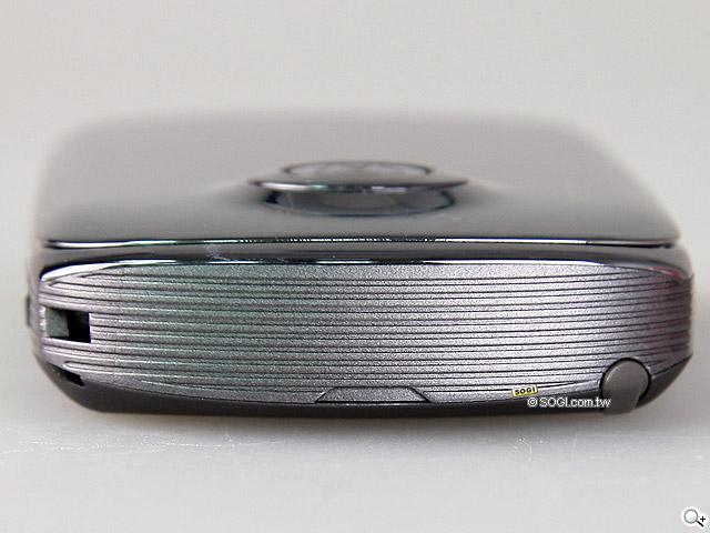 MOTO 明 A1680 - 重披戰袍 再創經典