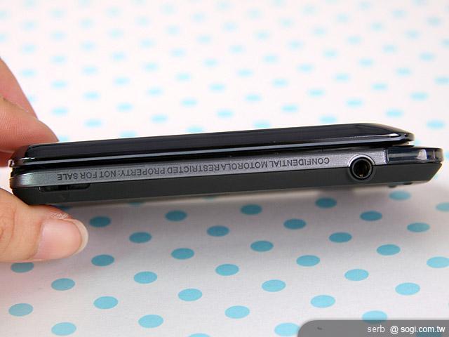 MOTO EX211低調獨特 炫彩登場 MOTO EX211低調獨特 炫彩登場