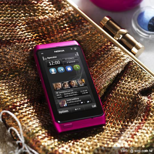 NOKIA N8紅粉佳人 新色登場! NOKIA N8紅粉佳人 新色登場!