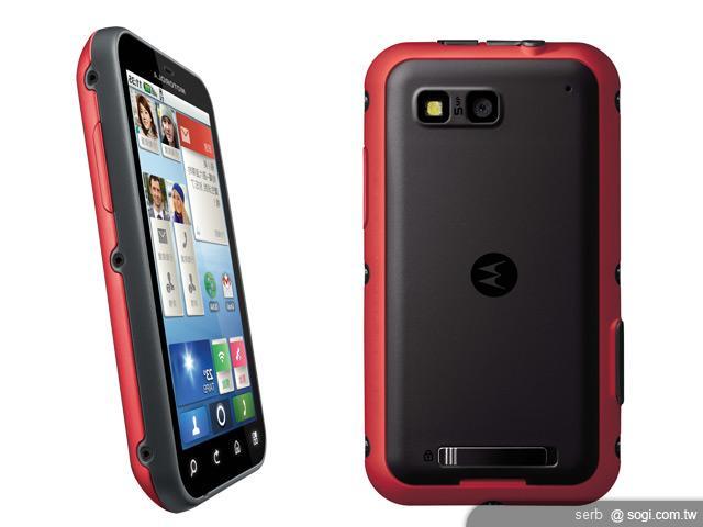 MOTO DEFY新色登場 頑強紅來襲 MOTO DEFY新色登場 頑強紅來襲