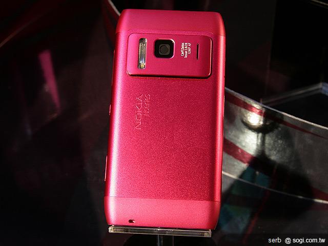 NOKIA N8蜜桃新色上市 犀利人妻來站台 NOKIA N8蜜桃新色上市 犀利人妻來站台