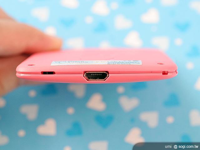 世界最薄名片手機 CARD PHONE CM1