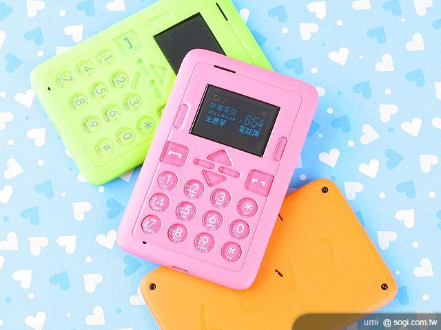 世界最薄名片手機 CARD PHONE CM1