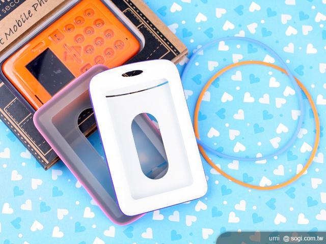 世界最薄名片手機 CARD PHONE CM1