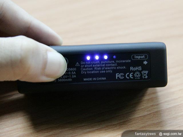 CHENNOR CHP-56行動電源 擁有多種接頭 CHENNOR CHP-56行動電源 擁有多種接頭