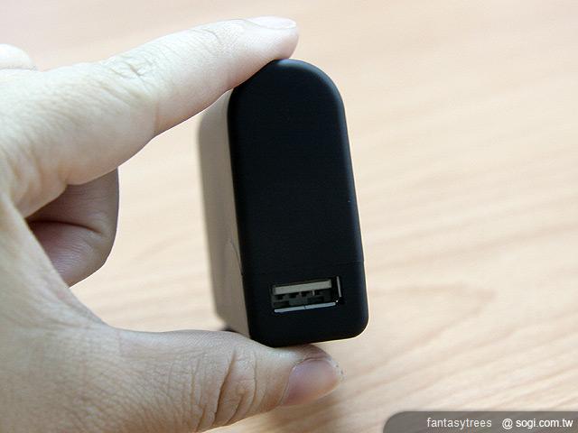 CHENNOR CHP-56行動電源 擁有多種接頭 CHENNOR CHP-56行動電源 擁有多種接頭