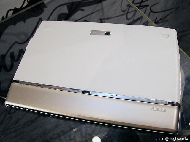 ASUS再創新 推Padfone/MeMo 3D等多款平板 ASUS再創新 推Padfone/MeMo 3D等多款平板