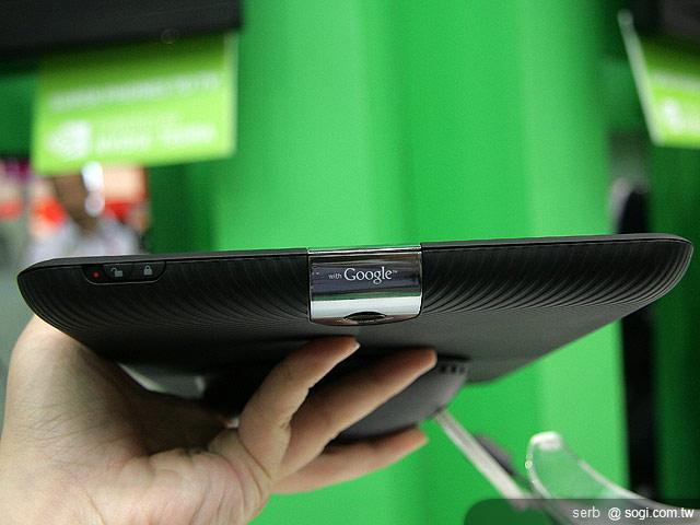 東芝Regza AT300搶先看【Computex2011】 東芝Regza AT300搶先看【Computex2011】