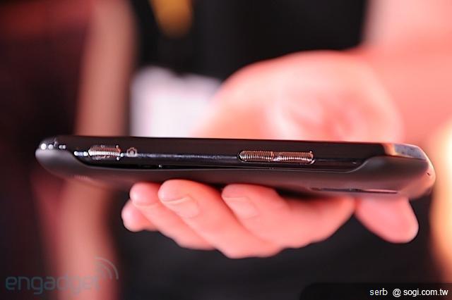 摩托羅拉發表MOTO Photon 4G&TRIUMPH 摩托羅拉發表MOTO Photon 4G&TRIUMPH