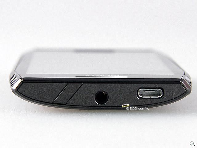 NOKIA X7-00 嶄新OS 普普風智慧新作 NOKIA X7-00 嶄新OS 普普風智慧新作