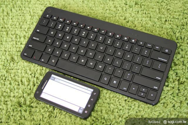 MOTO ATRIX手機變筆電 創造無限樂趣 MOTO ATRIX手機變筆電 創造無限樂趣