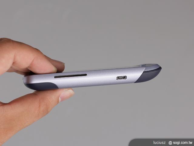 HTC Salsa讓你一手掌握臉書動態