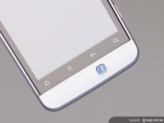 HTC Salsa讓你一手掌握臉書動態