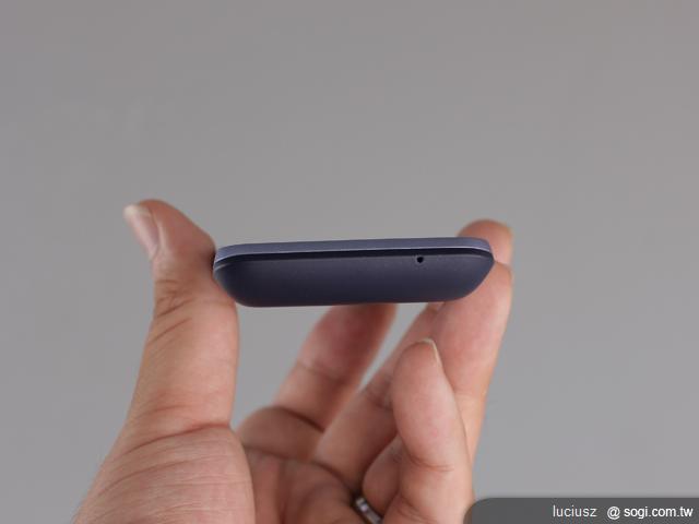 HTC Salsa讓你一手掌握臉書動態