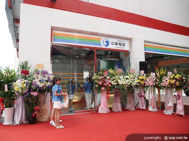 電信三雄威秀旗艦店開張 多款新機曝光