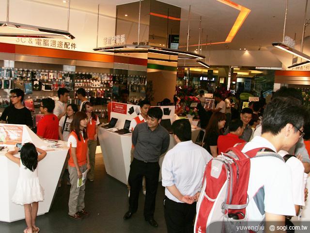 電信三雄威秀旗艦店開張 多款新機曝光