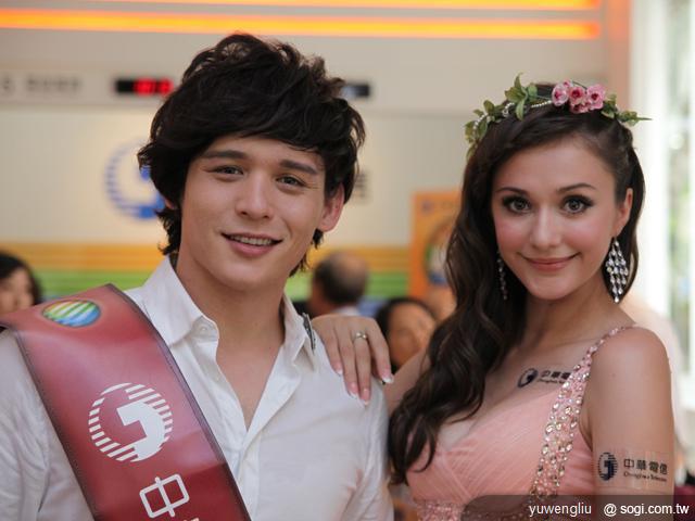 電信三雄威秀旗艦店開張 多款新機曝光