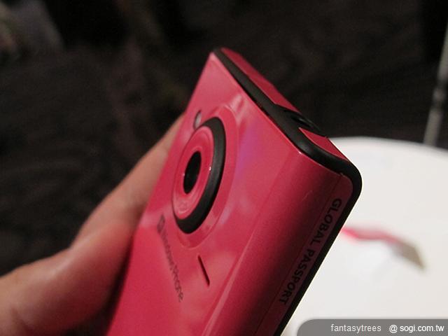 強!首款芒果機TOSHIBA IS12T現身 強!首款芒果機TOSHIBA IS12T現身