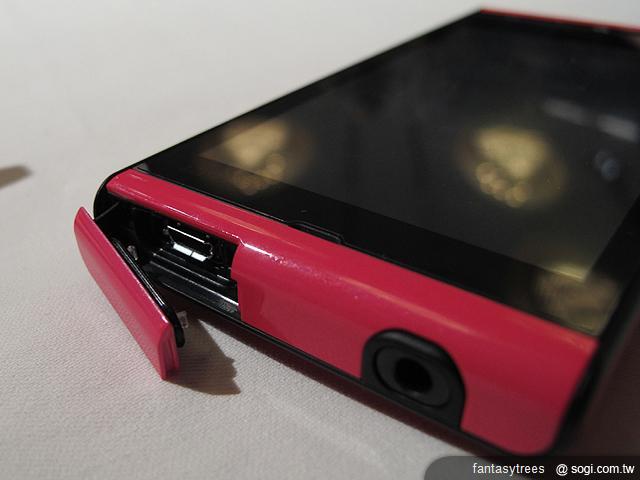 強!首款芒果機TOSHIBA IS12T現身 強!首款芒果機TOSHIBA IS12T現身