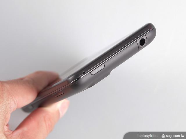 LG Optimus 3D 帶動裸視3D新風潮