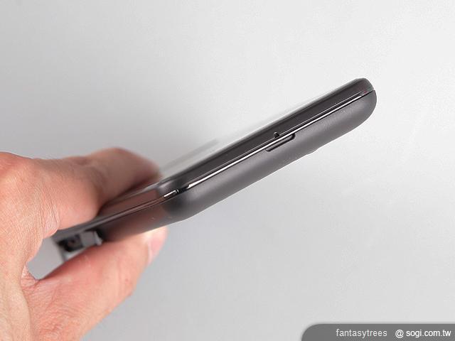 LG Optimus 3D 帶動裸視3D新風潮