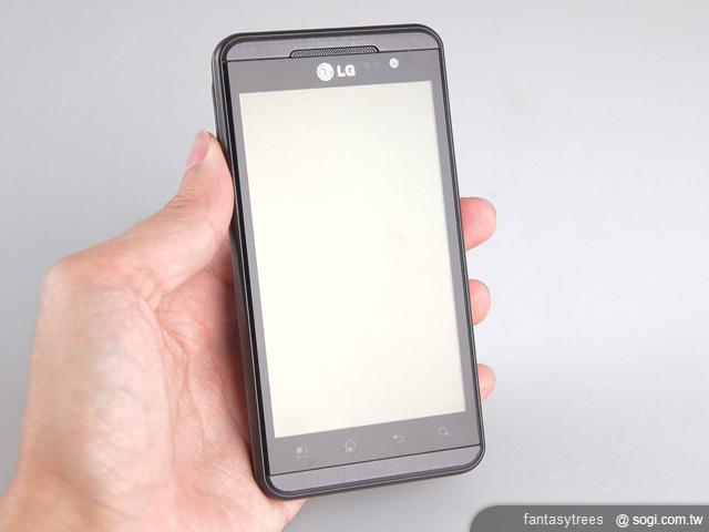 LG Optimus 3D 帶動裸視3D新風潮