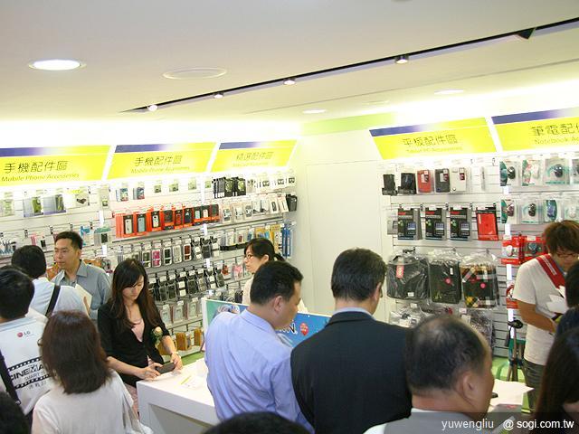 首家數位匯流「神腦數位」門市 站前開幕