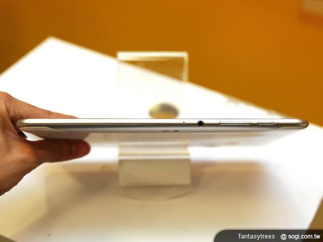 三星GALAXY Tab 8.9輕薄吸晴 在台曝光 三星GALAXY Tab 8.9輕薄吸晴 在台曝光