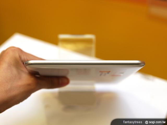 三星GALAXY Tab 8.9輕薄吸晴 在台曝光 三星GALAXY Tab 8.9輕薄吸晴 在台曝光