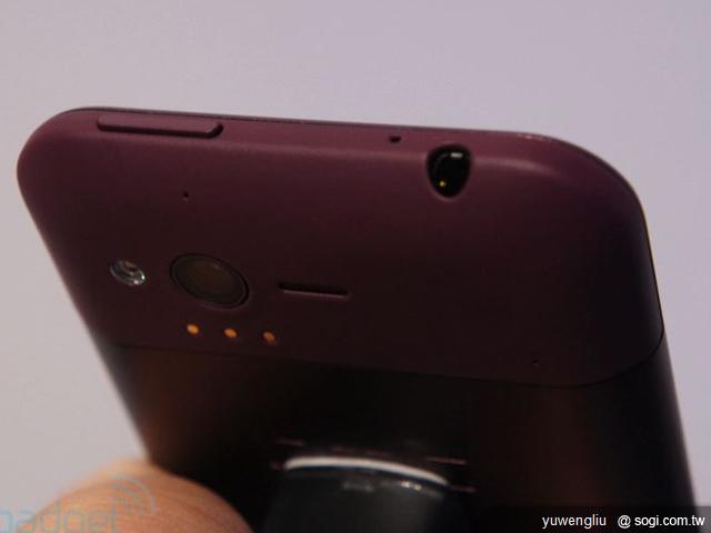 HTC Rhyme旋律機紐約發表!實機動手玩 HTC Rhyme旋律機紐約發表!實機動手玩