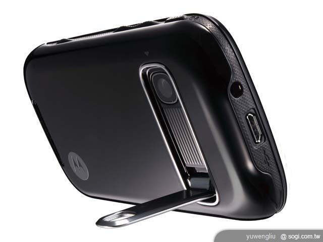 MOTO XT319支援5種站立模式 10月上市 MOTO XT319支援5種站立模式 10月上市