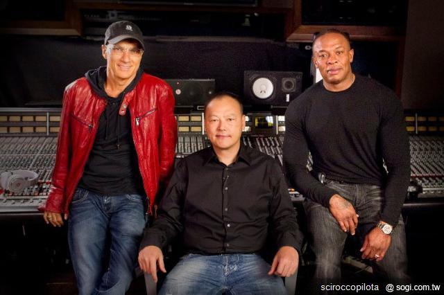 HTC宏達電如何迎戰各路競爭對手？